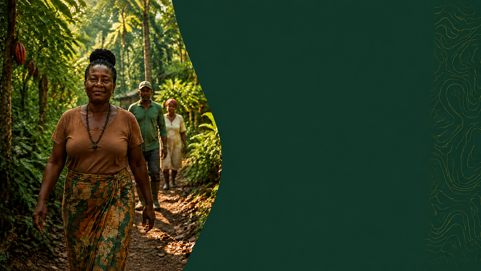 Lideranças quilombolas caminhando por uma floresta da Amazônia paraense
